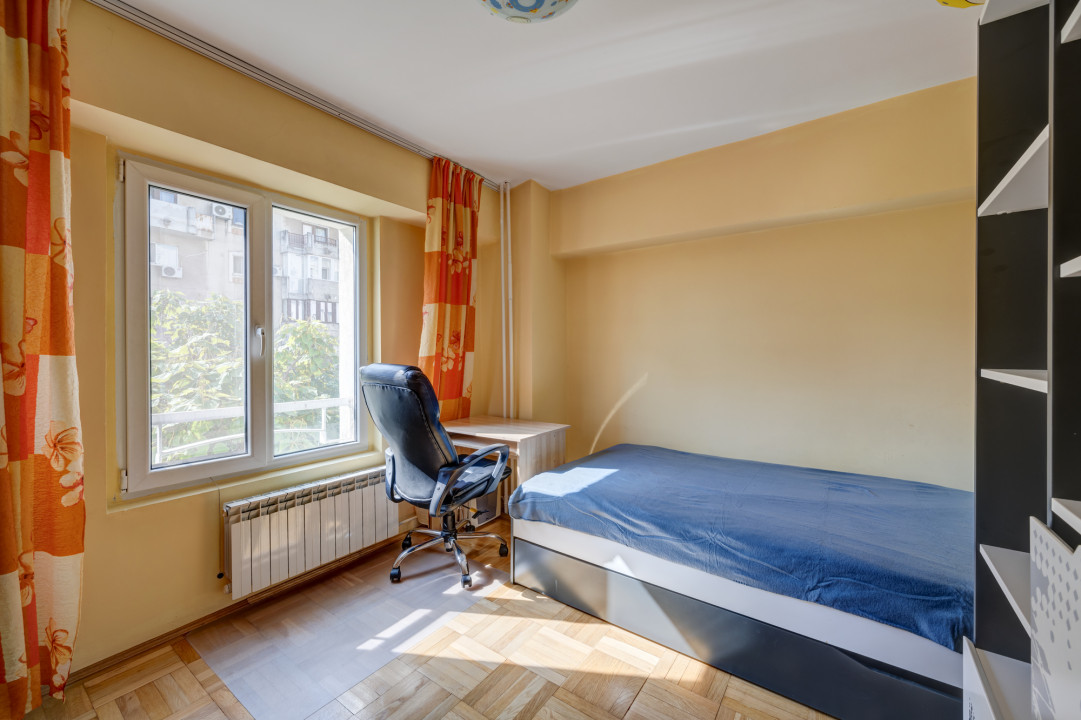 Apartament 3 camere, 2 bai, loc de parcare, Decebal, Theodor Sperantia