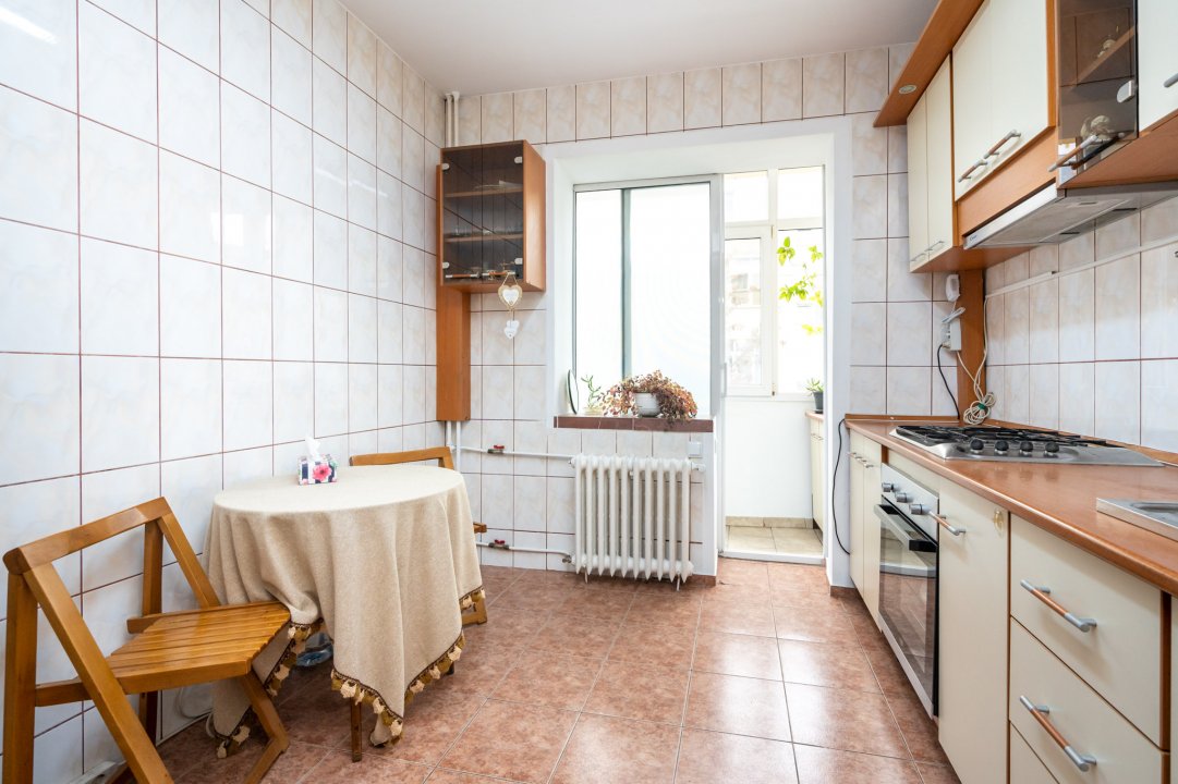 Opreste-te. Iti promit, merita sa studiezi acest apartament 3 camere Rahova