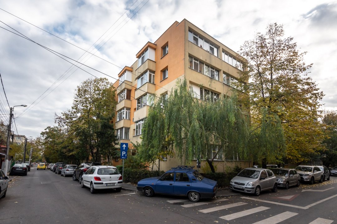 Opreste-te. Iti promit, merita sa studiezi acest apartament 3 camere Rahova