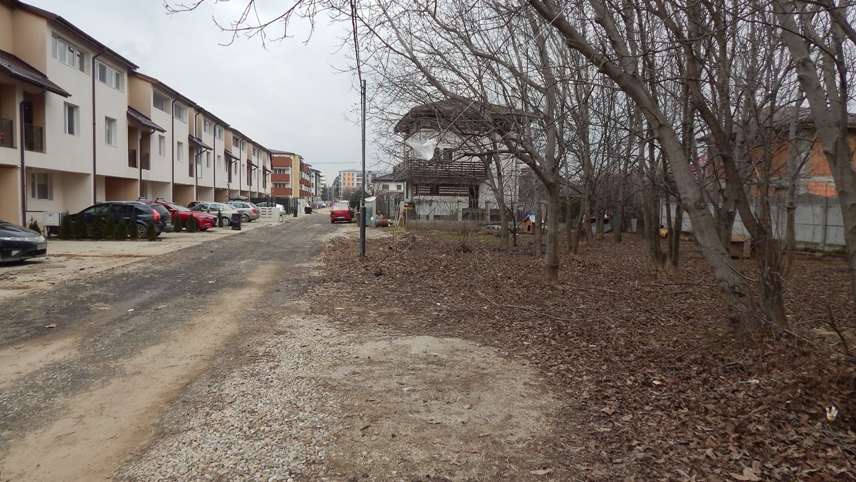 Teren construibil , deschidere 40 m , se poate dezmembra 