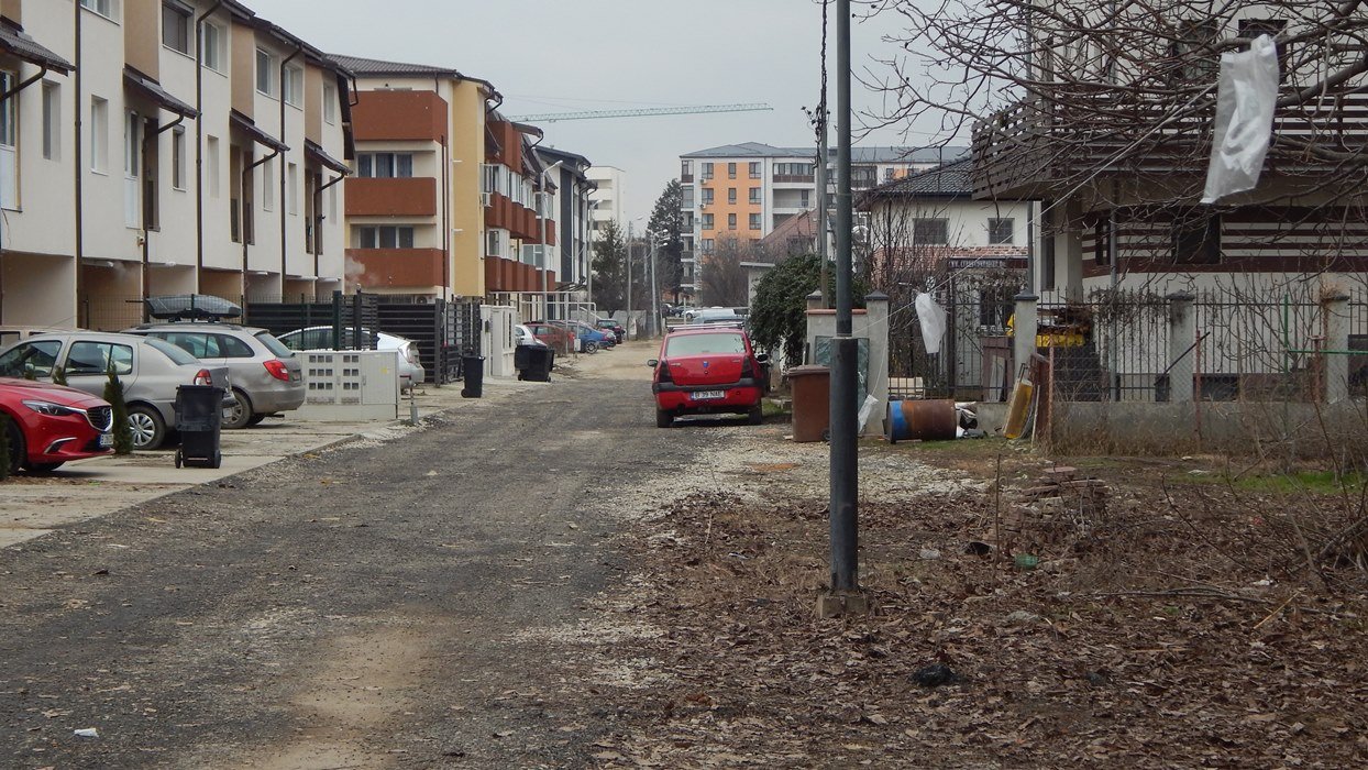 Teren construibil , deschidere 40 m , se poate dezmembra 