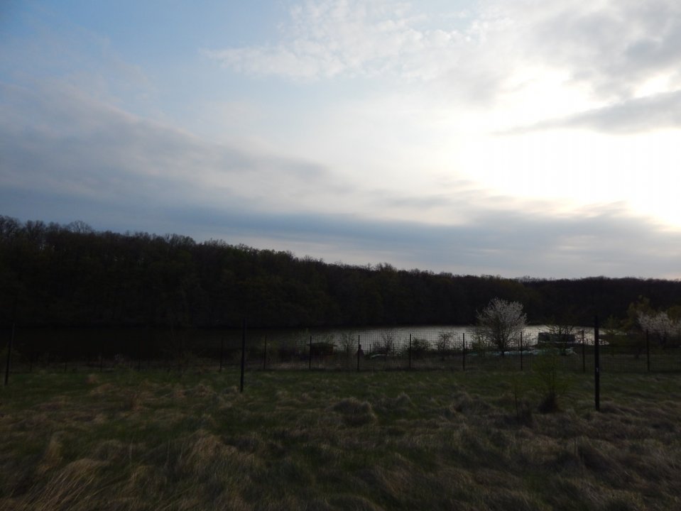 Teren cu deschidere la lac Branesti