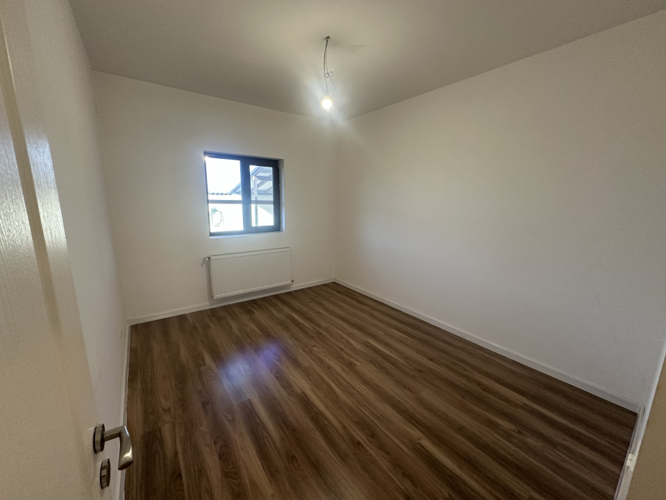 POSTA CASA 124 MP, TEREN 406 MP  