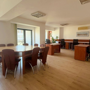 Spatiu birouri zona Mihalache - Turda in imobil mixt, 4 camere, 155 mp, 7 eur/mp
