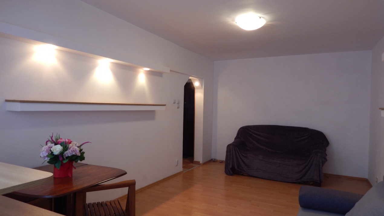 3 camere de inchiriat langa metrou Brancusi