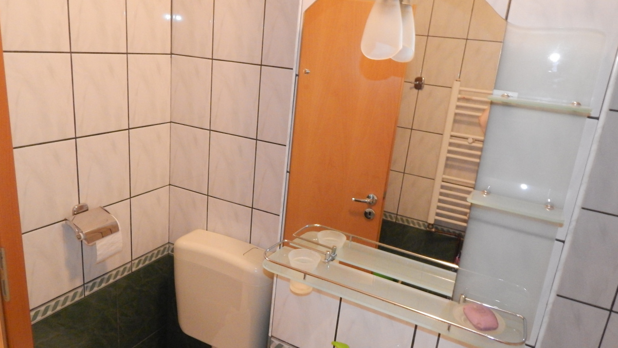 3 camere de inchiriat langa metrou Brancusi