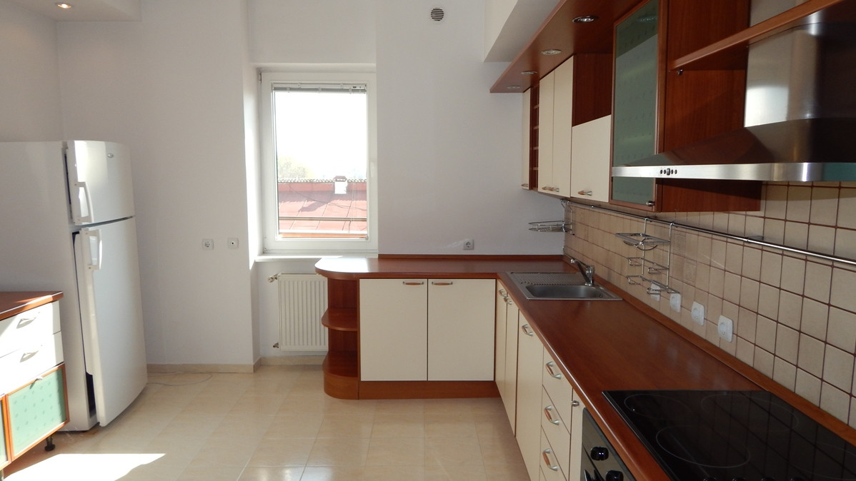 Apartament inchiriere 5 camere Primaverii